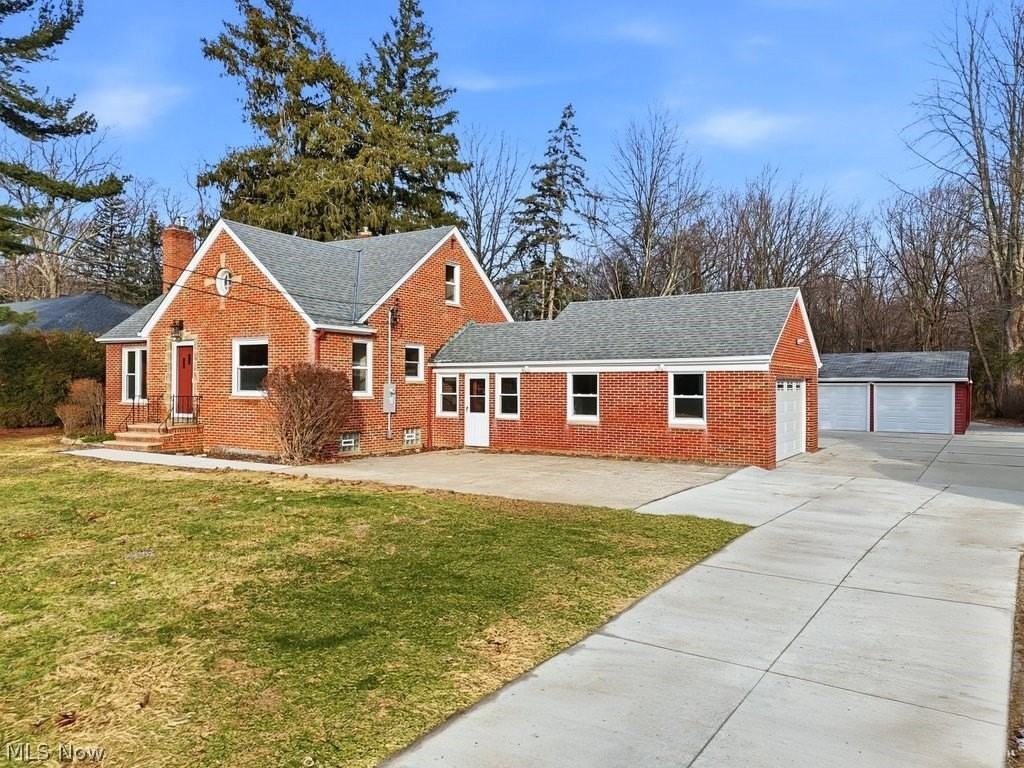 6119 E Sprague Rd - Photo 2 of 45