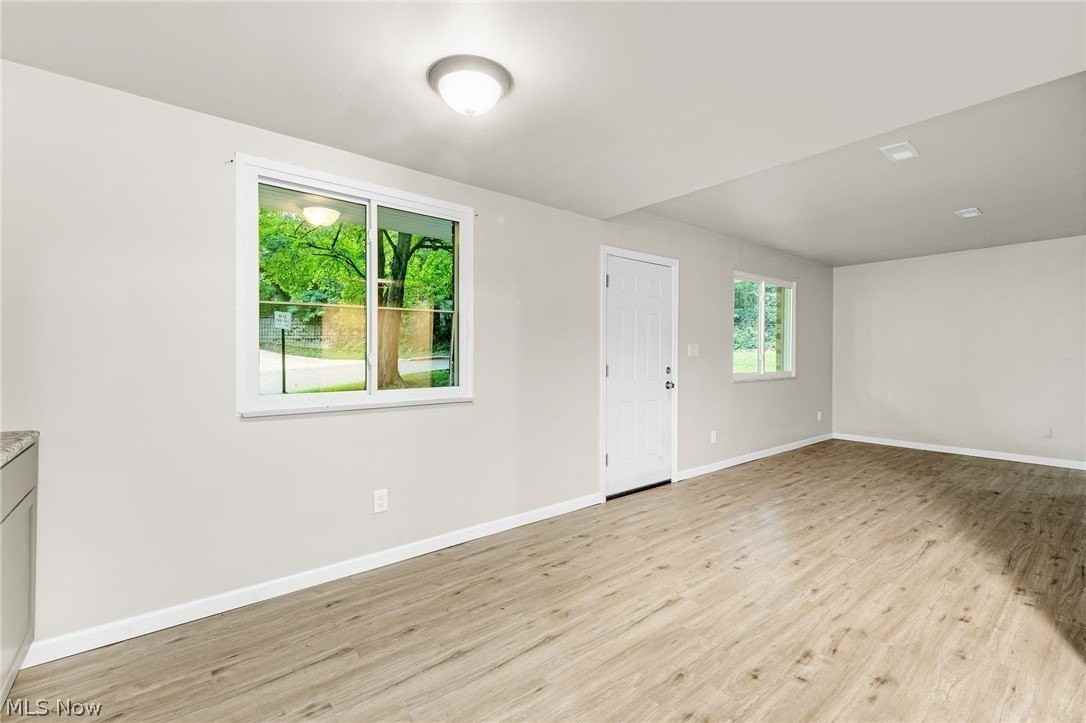 167 N Seiberling St #DOWN - Photo 6 of 24