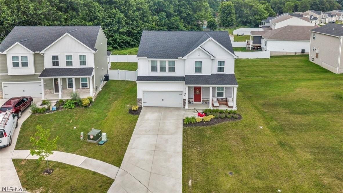 704 Maple Hollow Ct - Photo 2 of 39