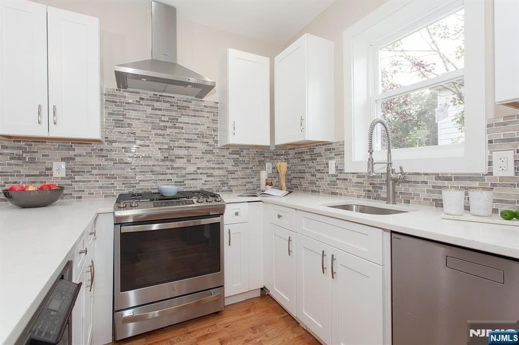 2389 3rd St - Photo 5 of 47