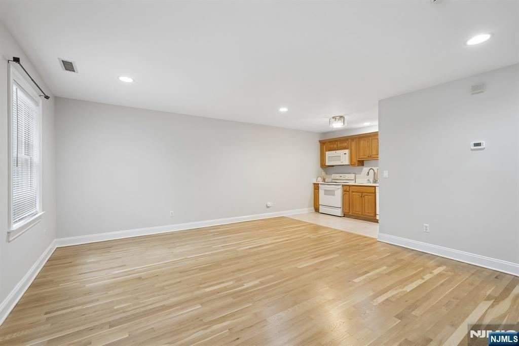 5355 Broadway #D - Photo 5 of 37