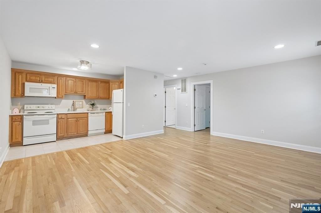 5355 Broadway #D - Photo 3 of 37
