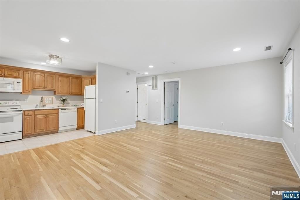 5355 Broadway #D - Photo 4 of 37