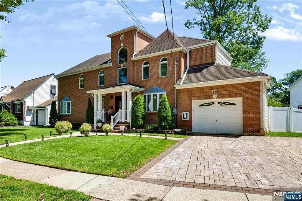 198 Munn Ave - Photo 3 of 36