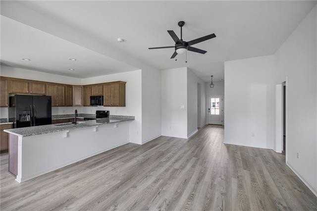 41375 Rosewood Ln - Photo 5 of 10
