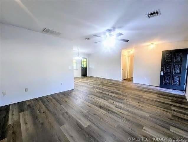 121 W Jefferson Pl - Photo 3 of 19