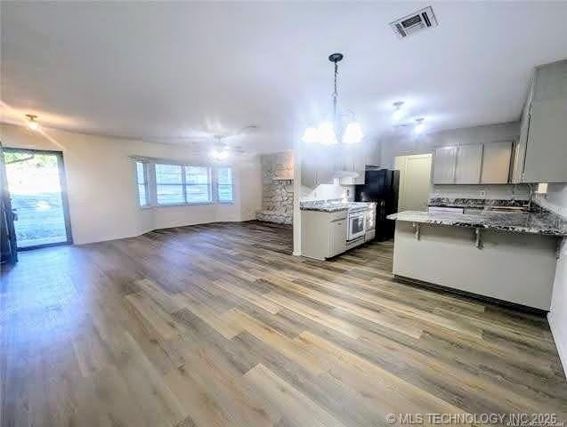 121 W Jefferson Pl - Photo 4 of 19