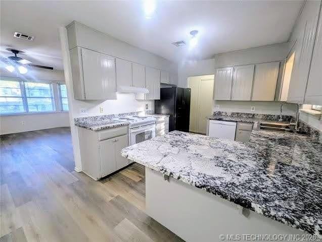 121 W Jefferson Pl - Photo 5 of 19