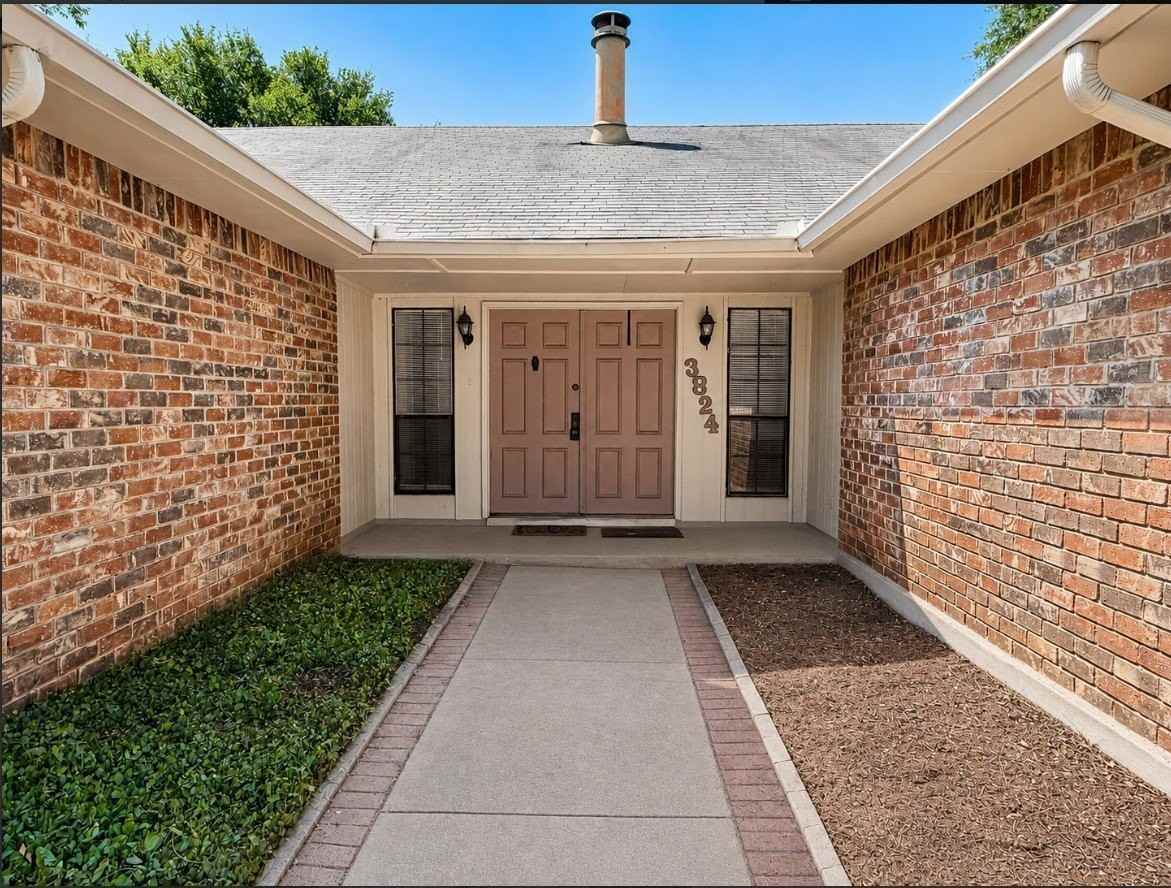 3824 Hackberry Ln - Photo 2 of 13