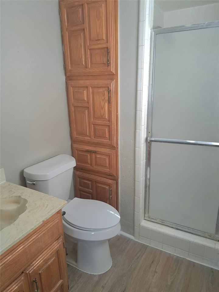 1125 Highbush Dr #1127 - Photo 2 of 11