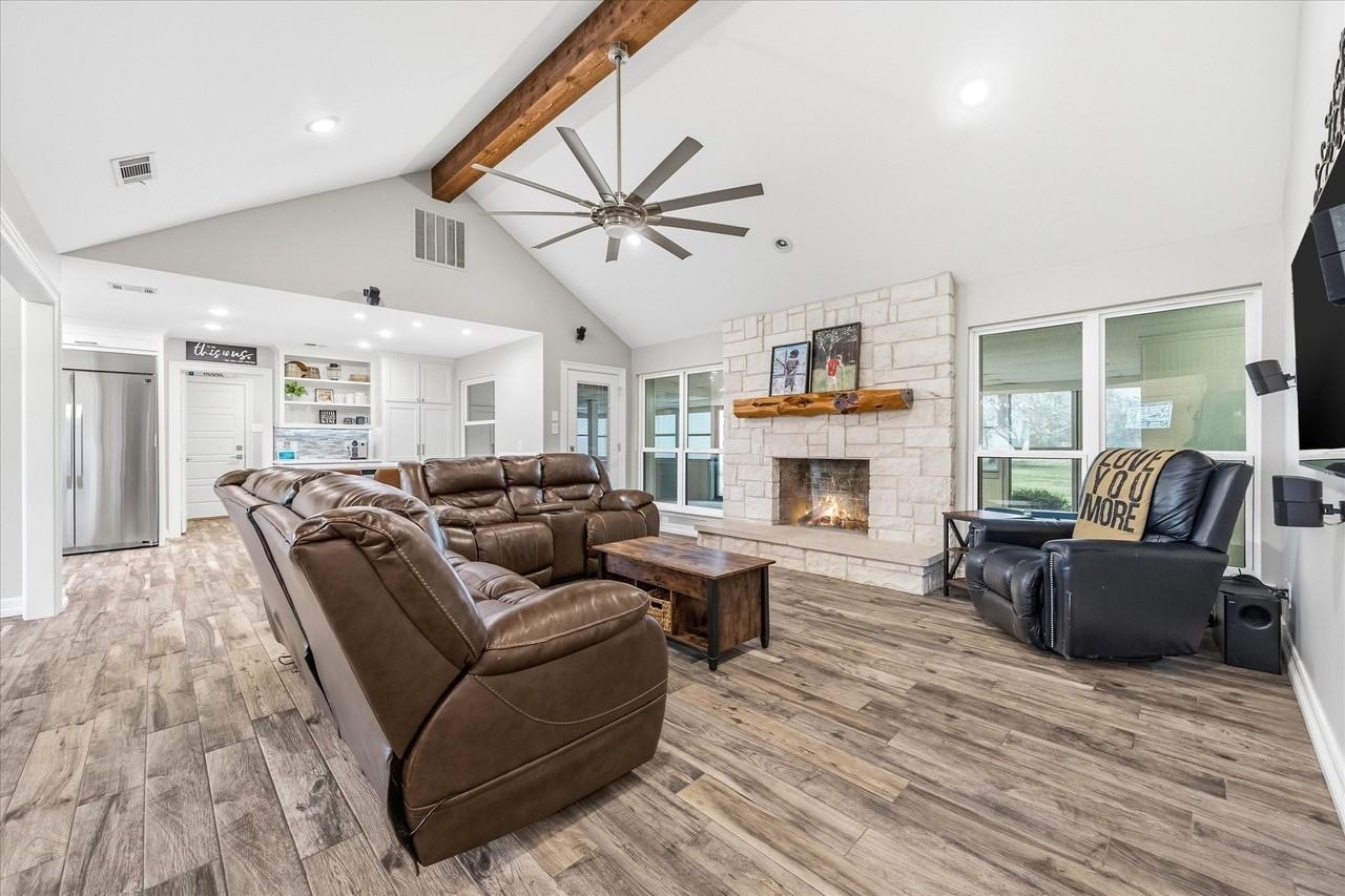 3705 Castle Dr - Photo 5 of 19
