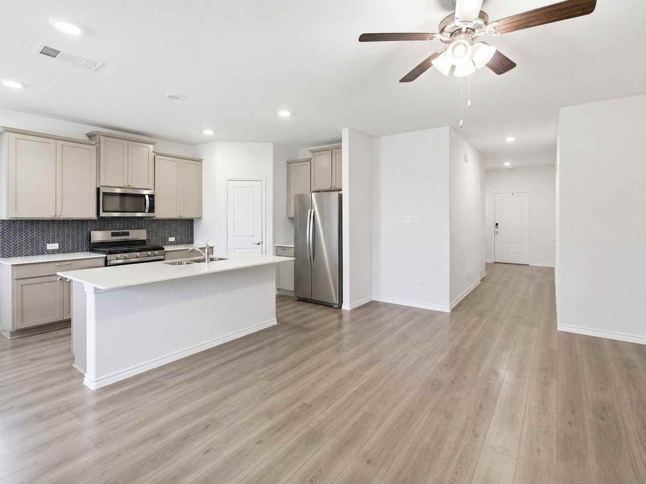 10407 Twisting Springs Dr - Photo 4 of 22
