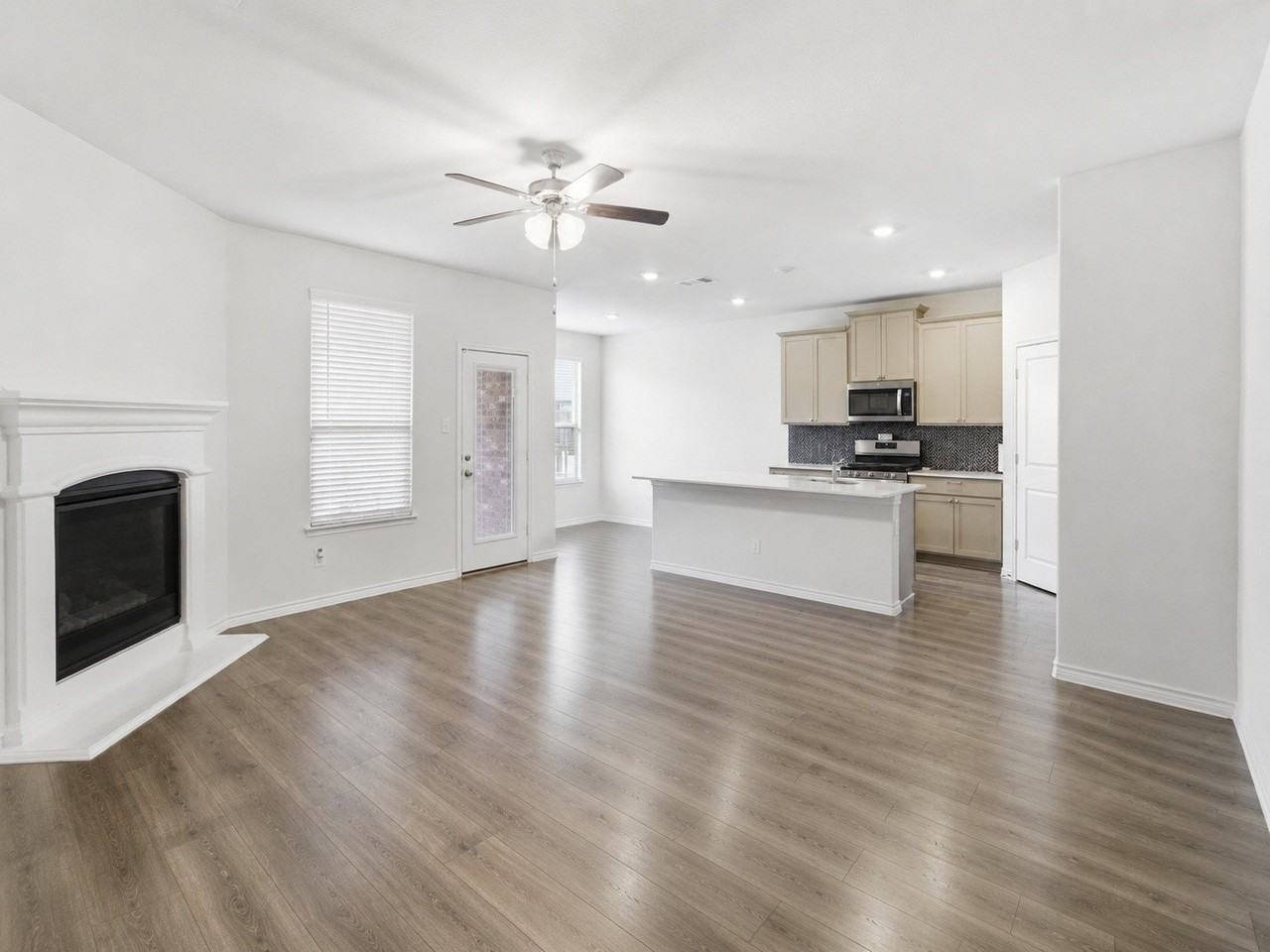 10407 Twisting Springs Dr - Photo 6 of 22