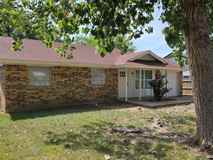721 N Cummings Dr - Photo 1 of 1