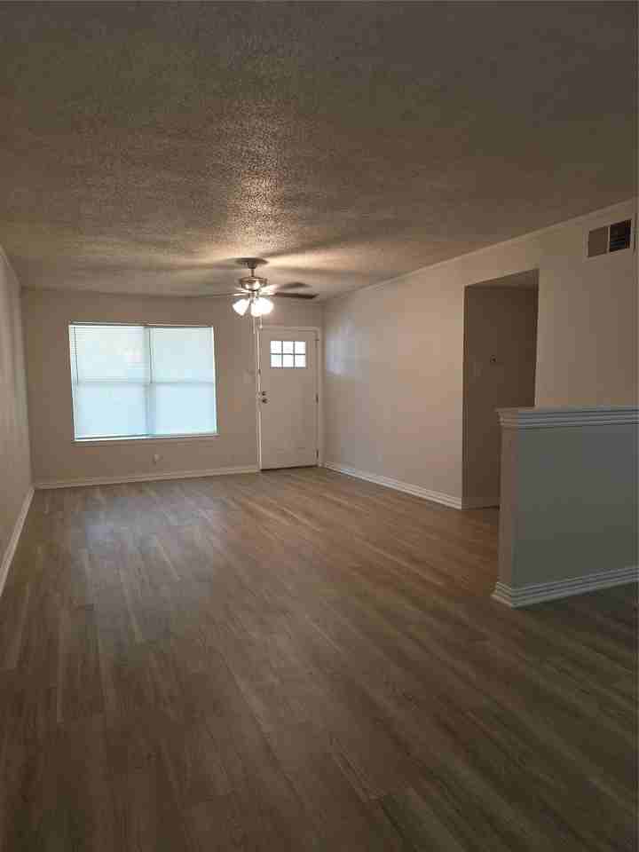 721 N Cummings Dr - Photo 5 of 13