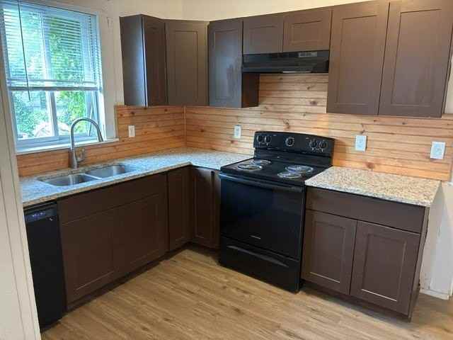 3905 Stuart St - Photo 3 of 9