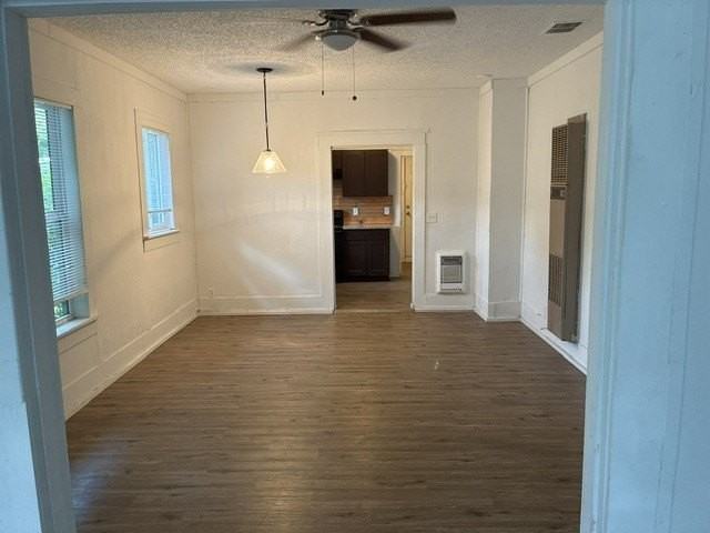 3905 Stuart St - Photo 5 of 9