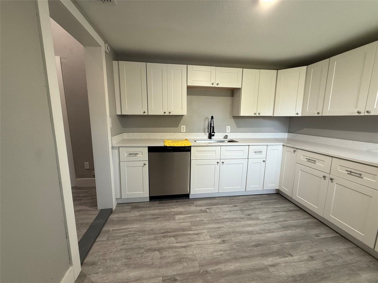 617 Jeanette St - Photo 7 of 16