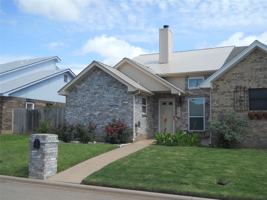 featured image of 3182 Chimney Cir