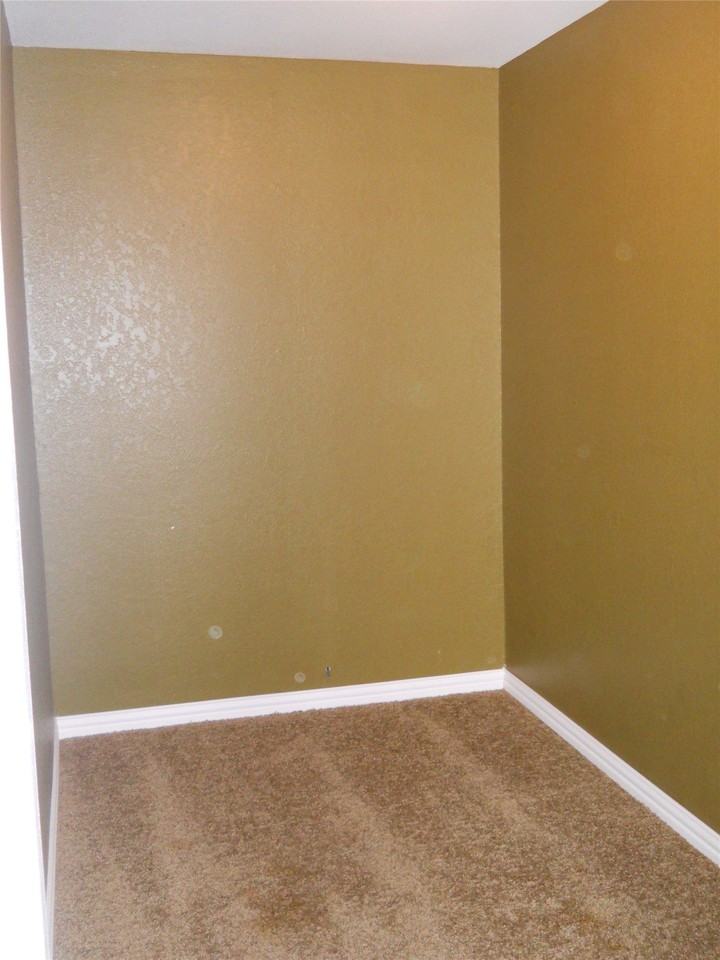 3182 Chimney Cir - Photo 5 of 13