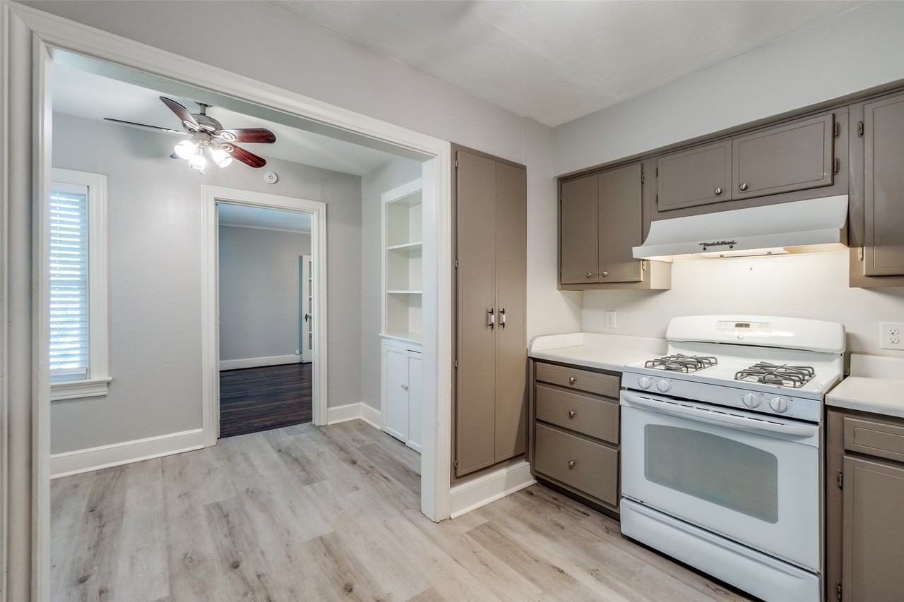 6104 Victor St - Photo 6 of 12