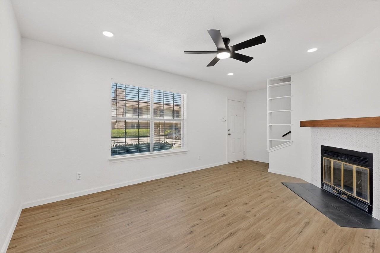 925 Cedar Ter - Photo 5 of 22