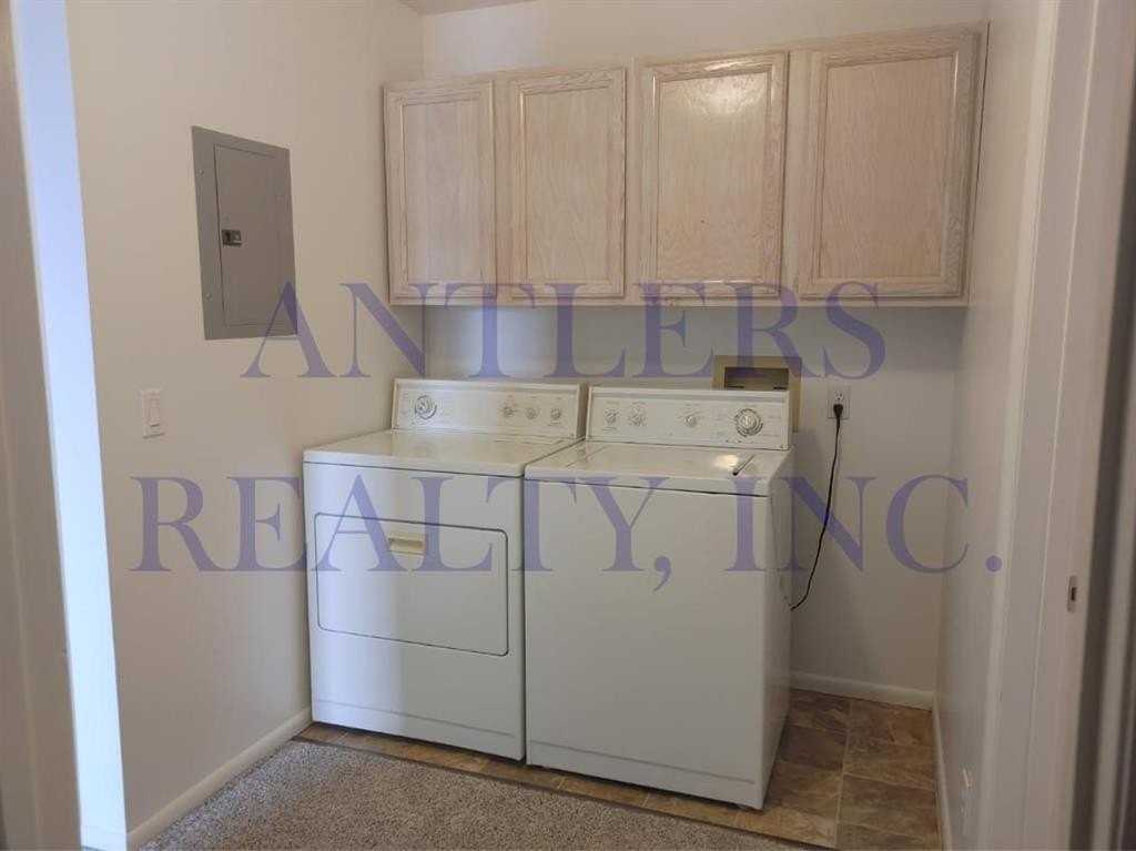 1112 Elm Ave - Photo 6 of 9