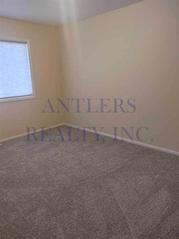 1112 Elm Ave - Photo 7 of 9