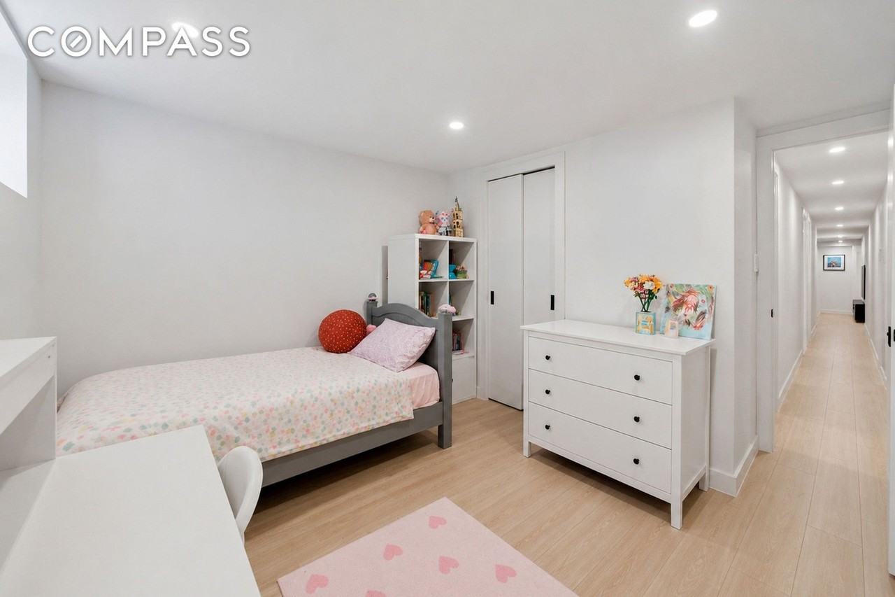 507 8th Ave #2 - Photo 4 of 10