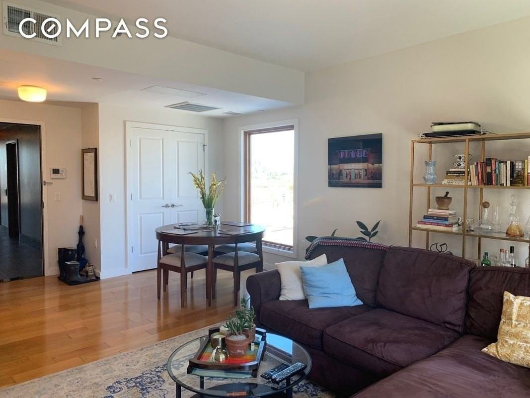 548 4th Ave #7B - Photo 4 of 24