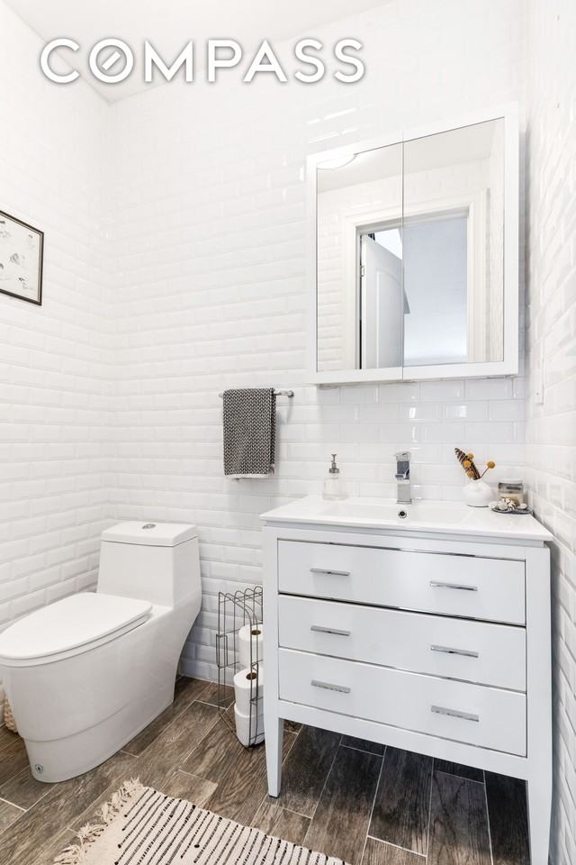 1385 Herkimer St #2 - Photo 5 of 12