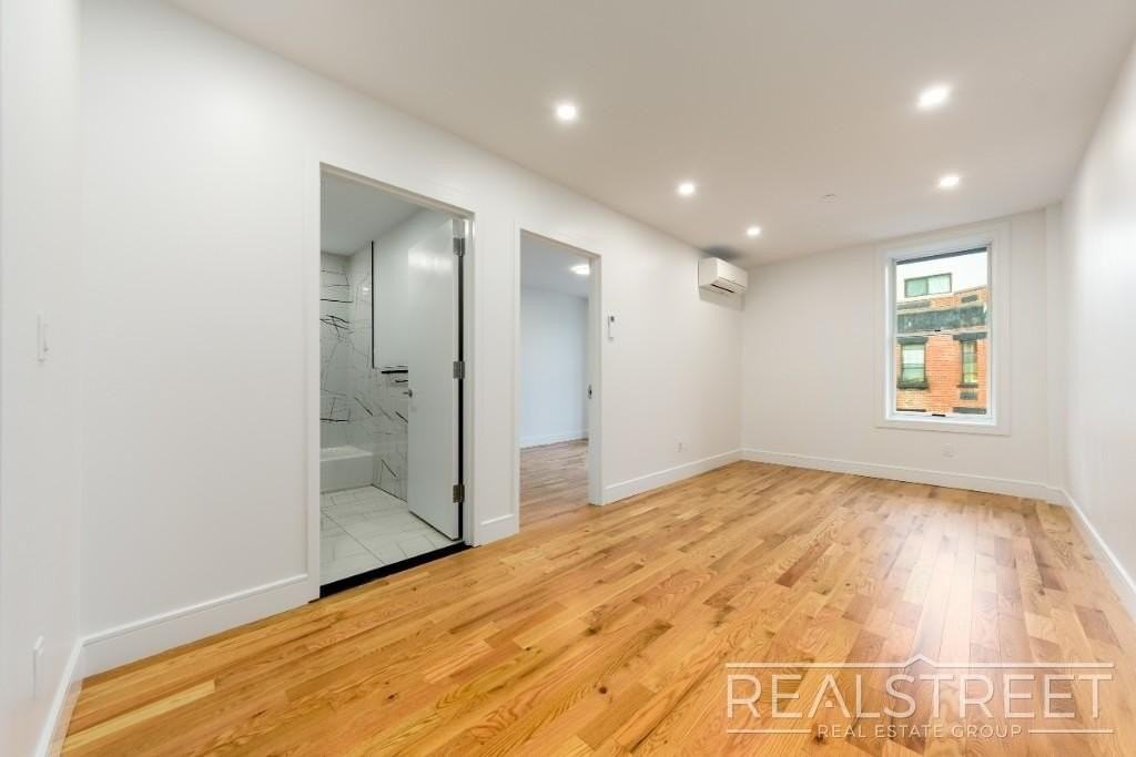 1439 Lincoln Pl #2A - Photo 5 of 7
