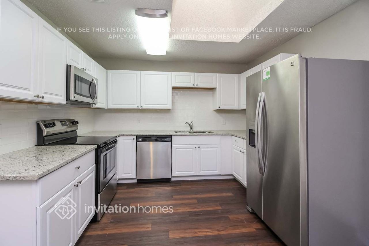 5812 Matt St - Photo 4 of 12
