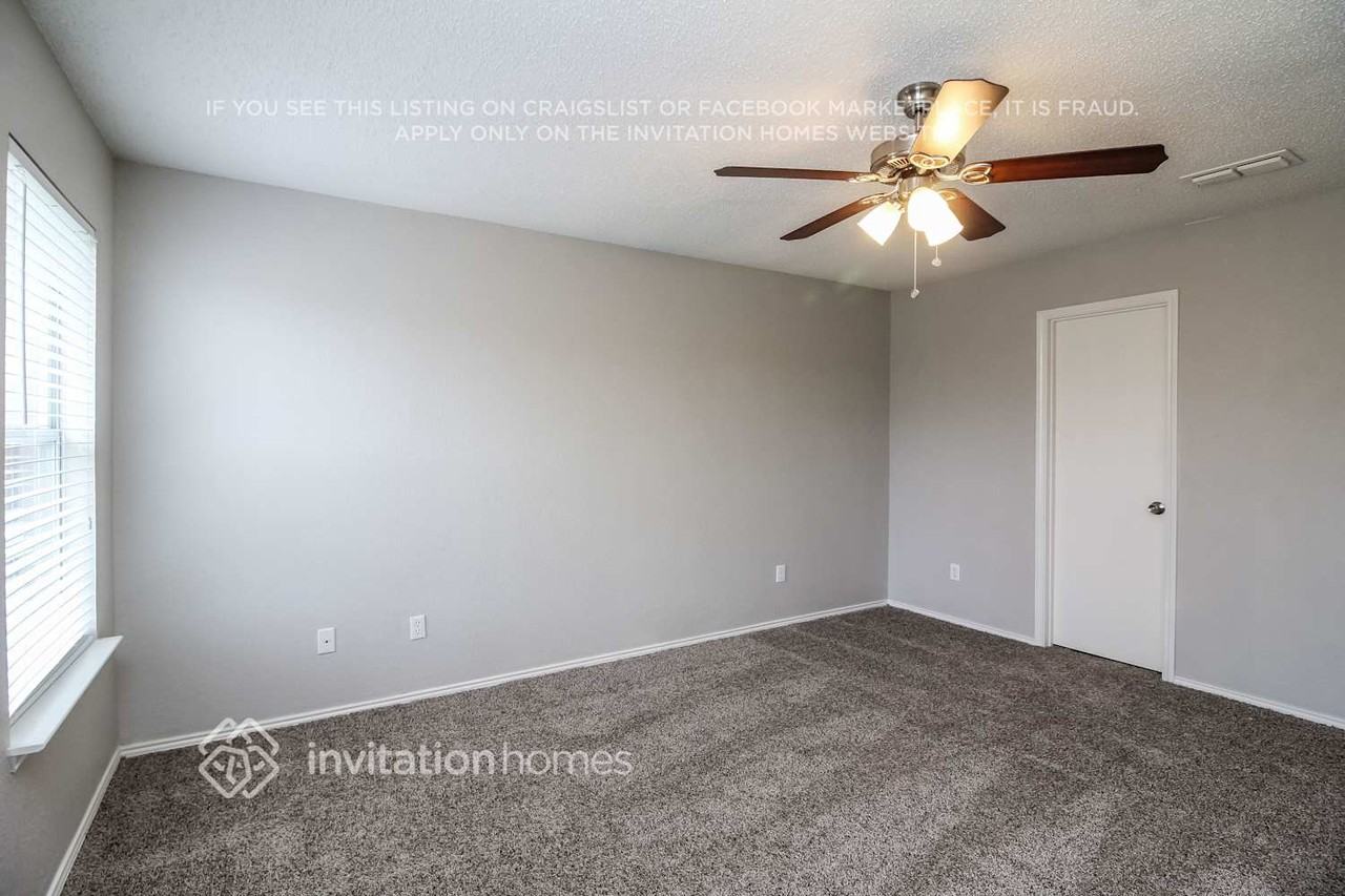 5812 Matt St - Photo 7 of 12