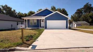 featured image of 2606 Central St