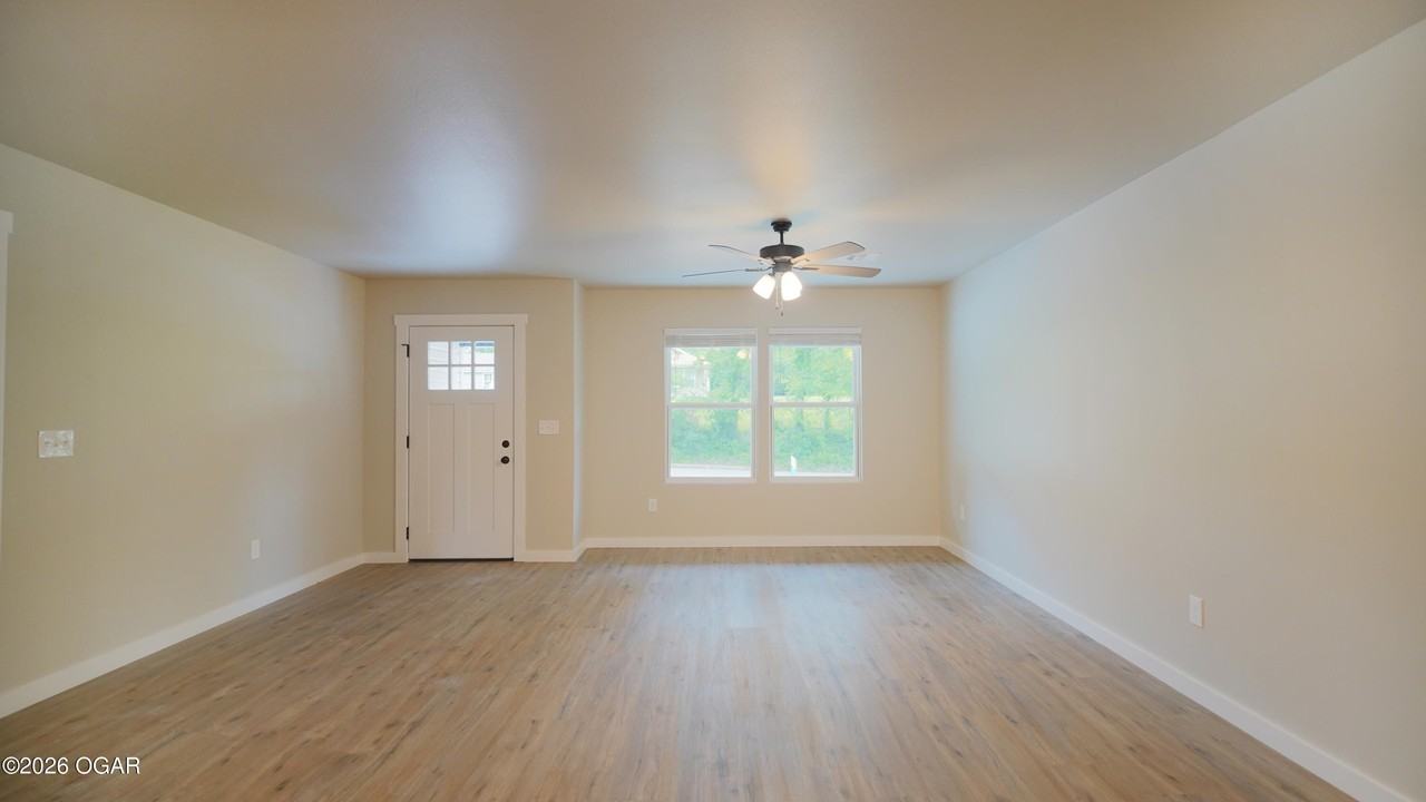 2606 Central St - Photo 3 of 13