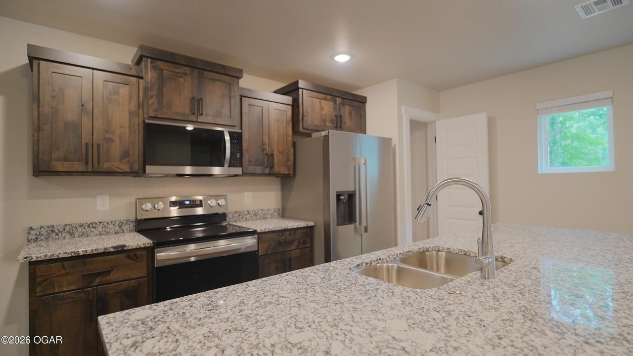2606 Central St - Photo 4 of 13