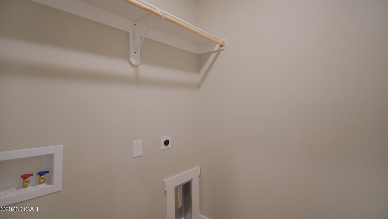 2606 Central St - Photo 6 of 13
