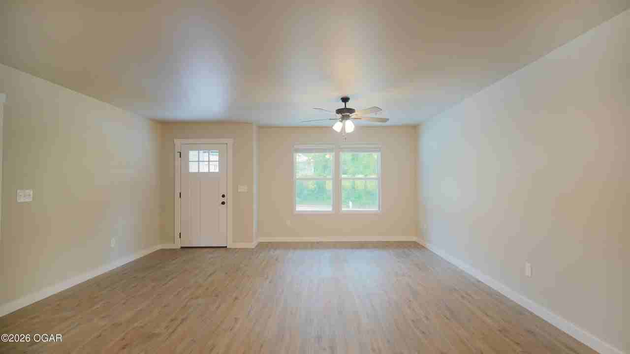 2608 Central St - Photo 3 of 13