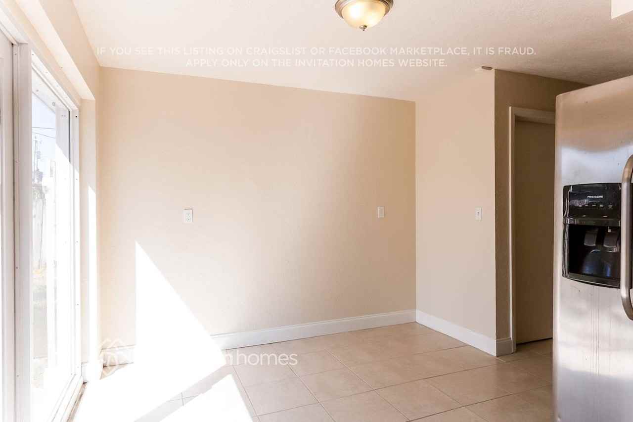 441 Dionne Dr - Photo 4 of 15