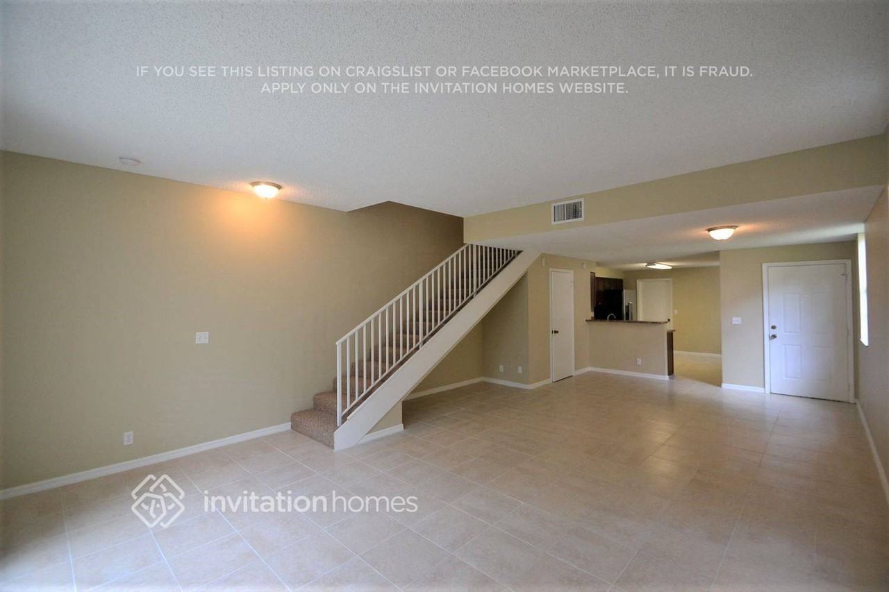 1136 Sorrento Dr - Photo 3 of 14