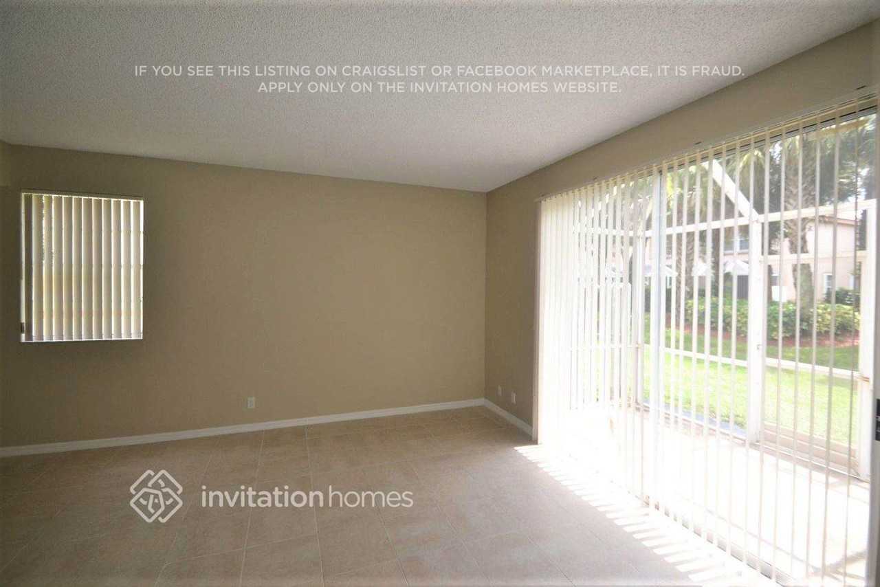 1136 Sorrento Dr - Photo 7 of 14