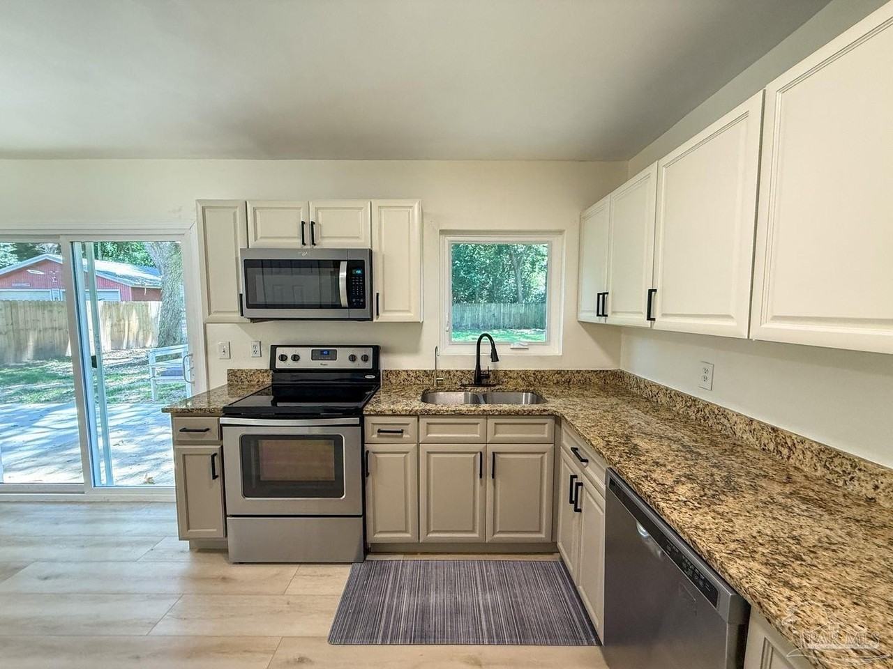 1501 Croquet Dr - Photo 5 of 19