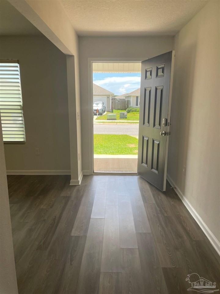 5241 Peach Dr - Photo 2 of 19