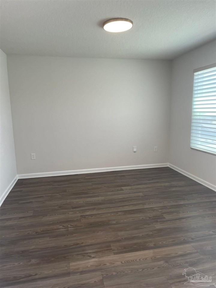5241 Peach Dr - Photo 3 of 19