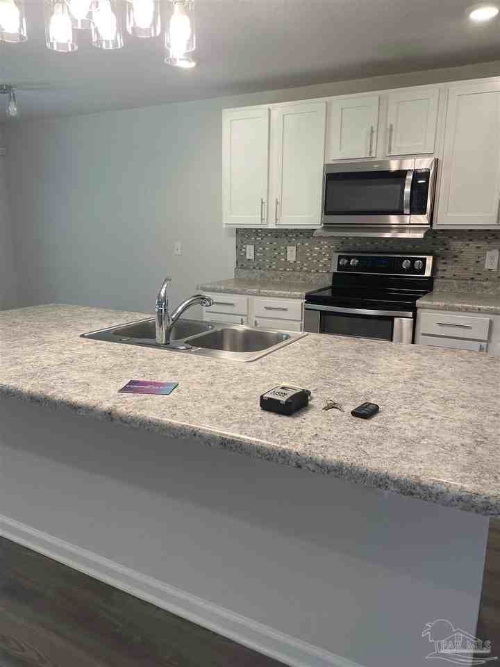 5241 Peach Dr - Photo 5 of 19