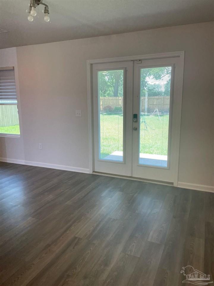 5241 Peach Dr - Photo 6 of 19