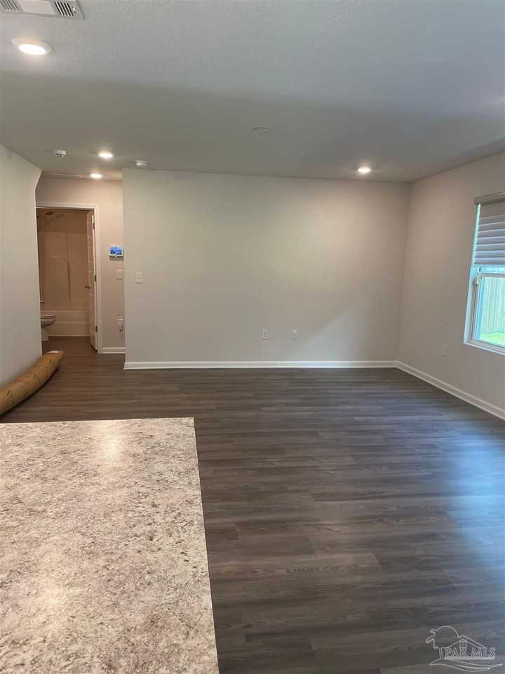 5241 Peach Dr - Photo 7 of 19