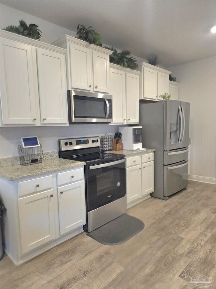 8055 Silver Maple Dr - Photo 2 of 24