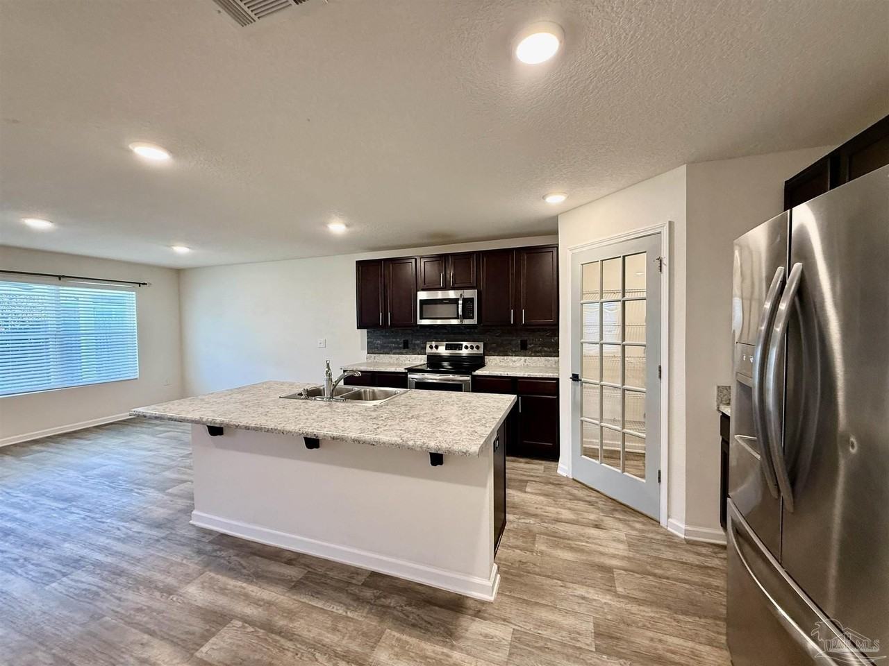 6420 Churchill Cir - Photo 6 of 33